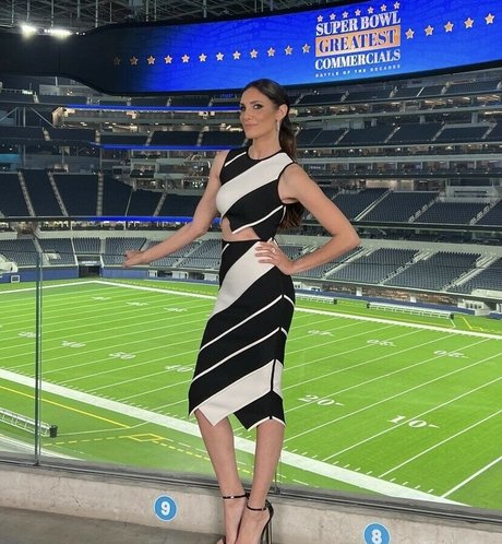 Daniela Ruah model perfect gallery