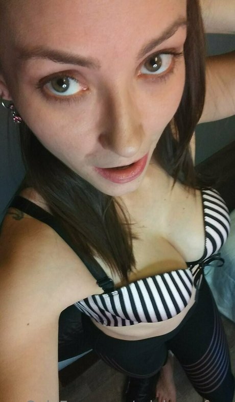 adalynnxfree pornographic star img