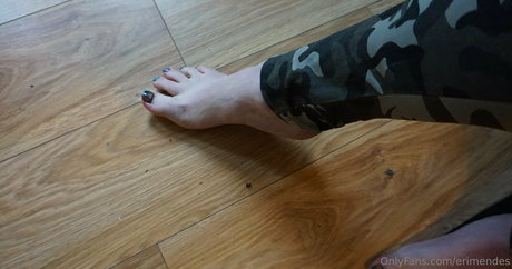 erimendes nude actress photo