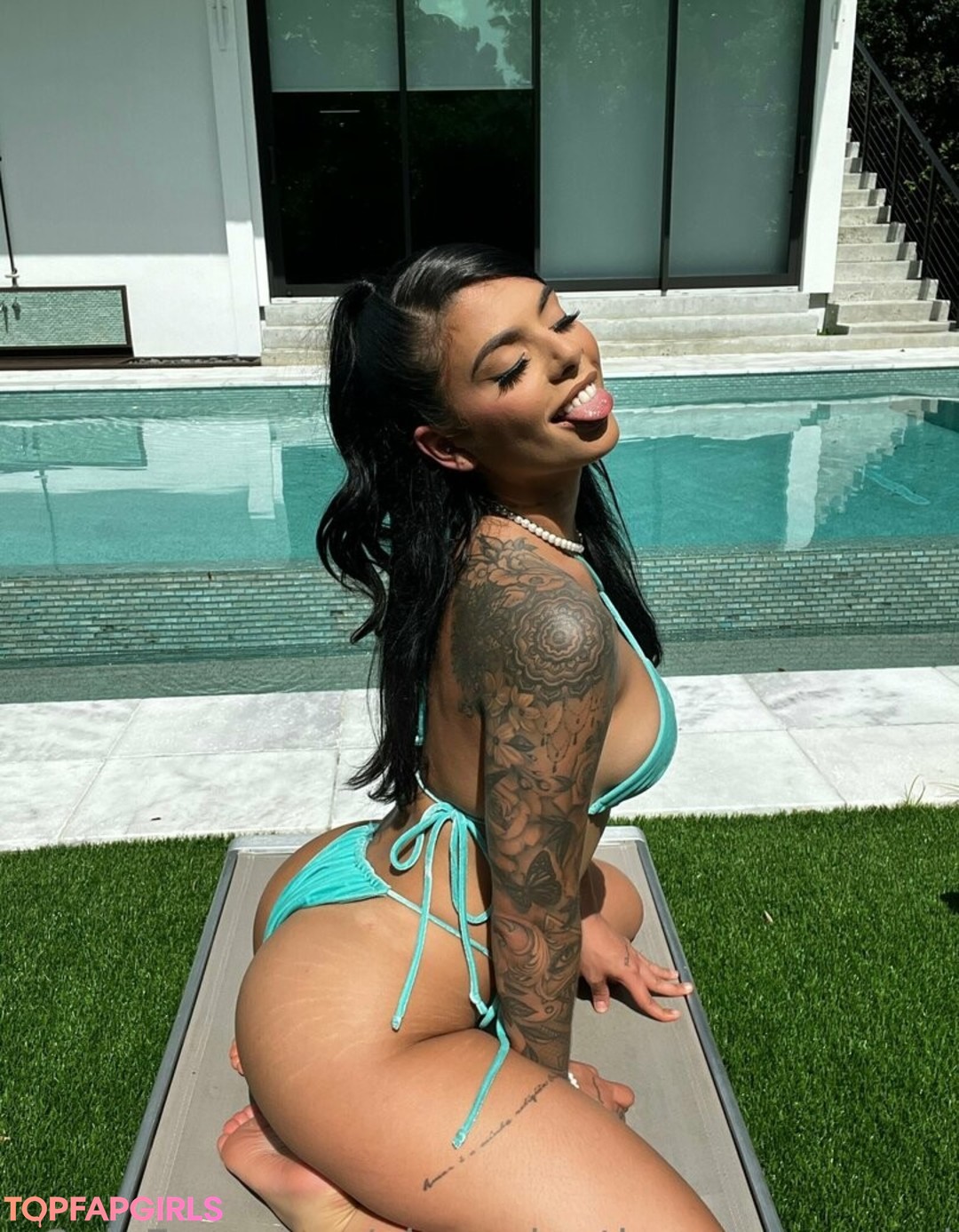 ginavalentinauncensored model top images