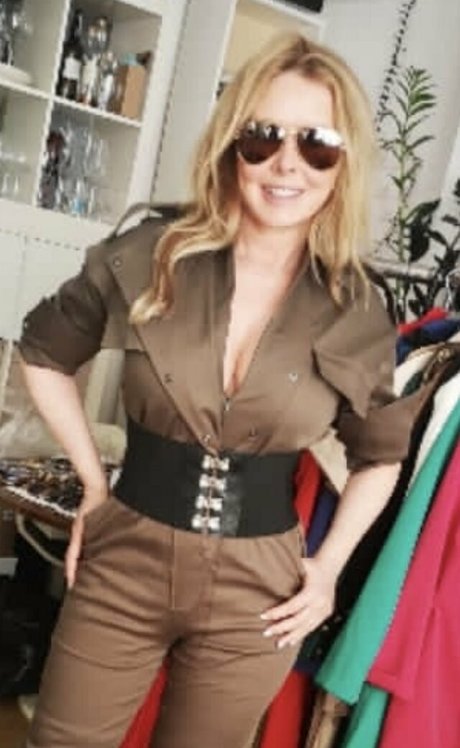 Carol Vorderman model exclusive galleries