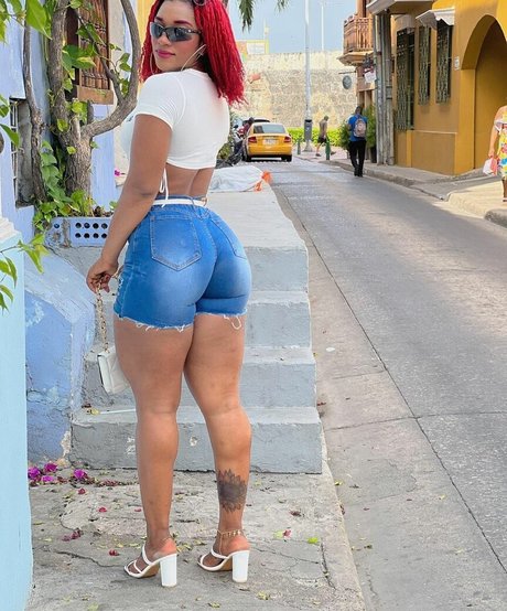 maryoficial fit top profile image