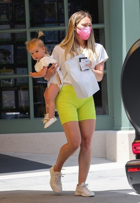 Hilary Duff model sex pics