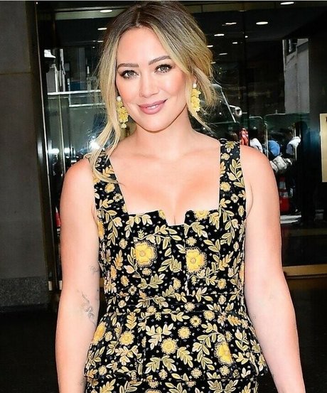 Hilary Duff art actress picture