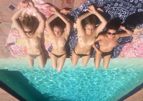 Addison Timlin star erotic photo