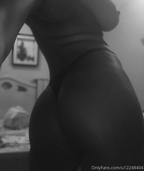 clothed onlyfans nice picture