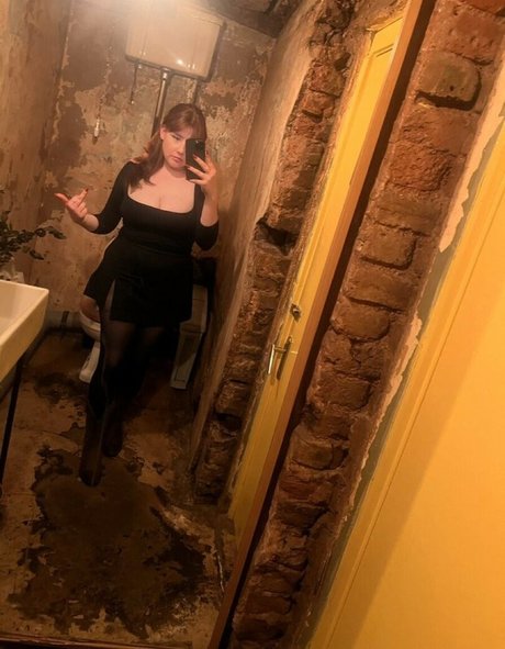 Gemothy nude model picture