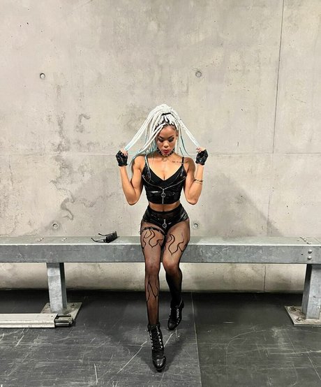 Briana Brandy model high quality img