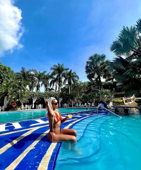 curvy nude onlyfans free naked gallery