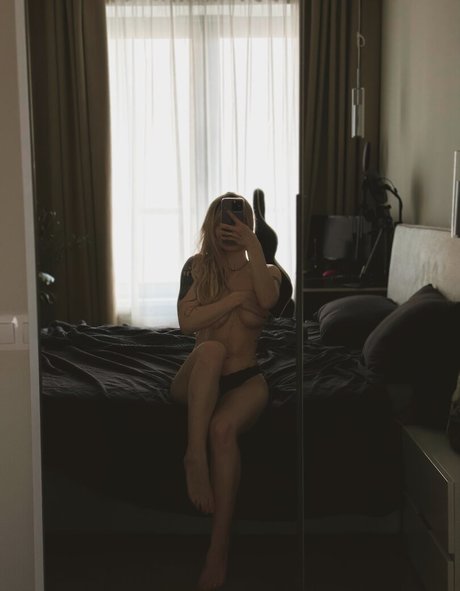 lesbian milf onlyfans sexy nudes picture