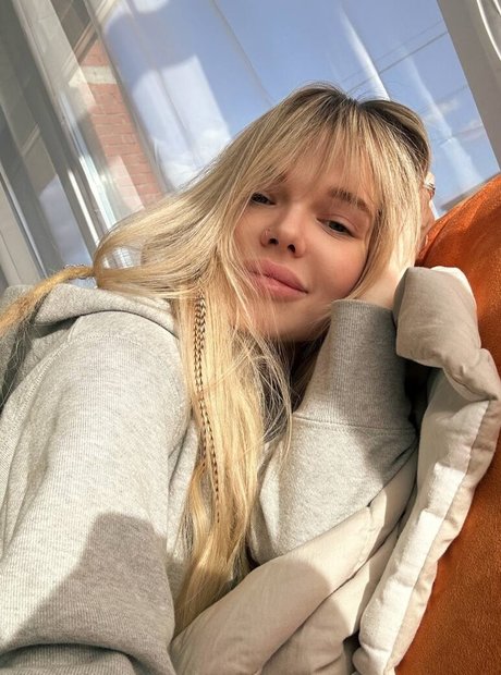 Sorabi sexy actress pics