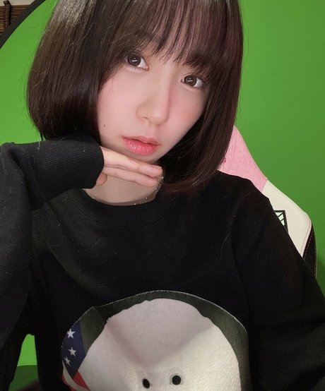 iorimoe five model erotic images