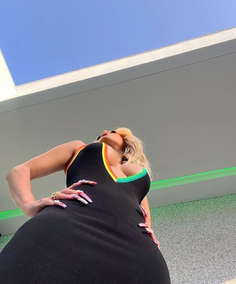 Saweetie sexy actress pics