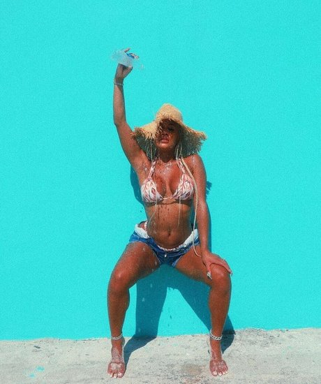 milf strip onlyfans beautiful xxx photos