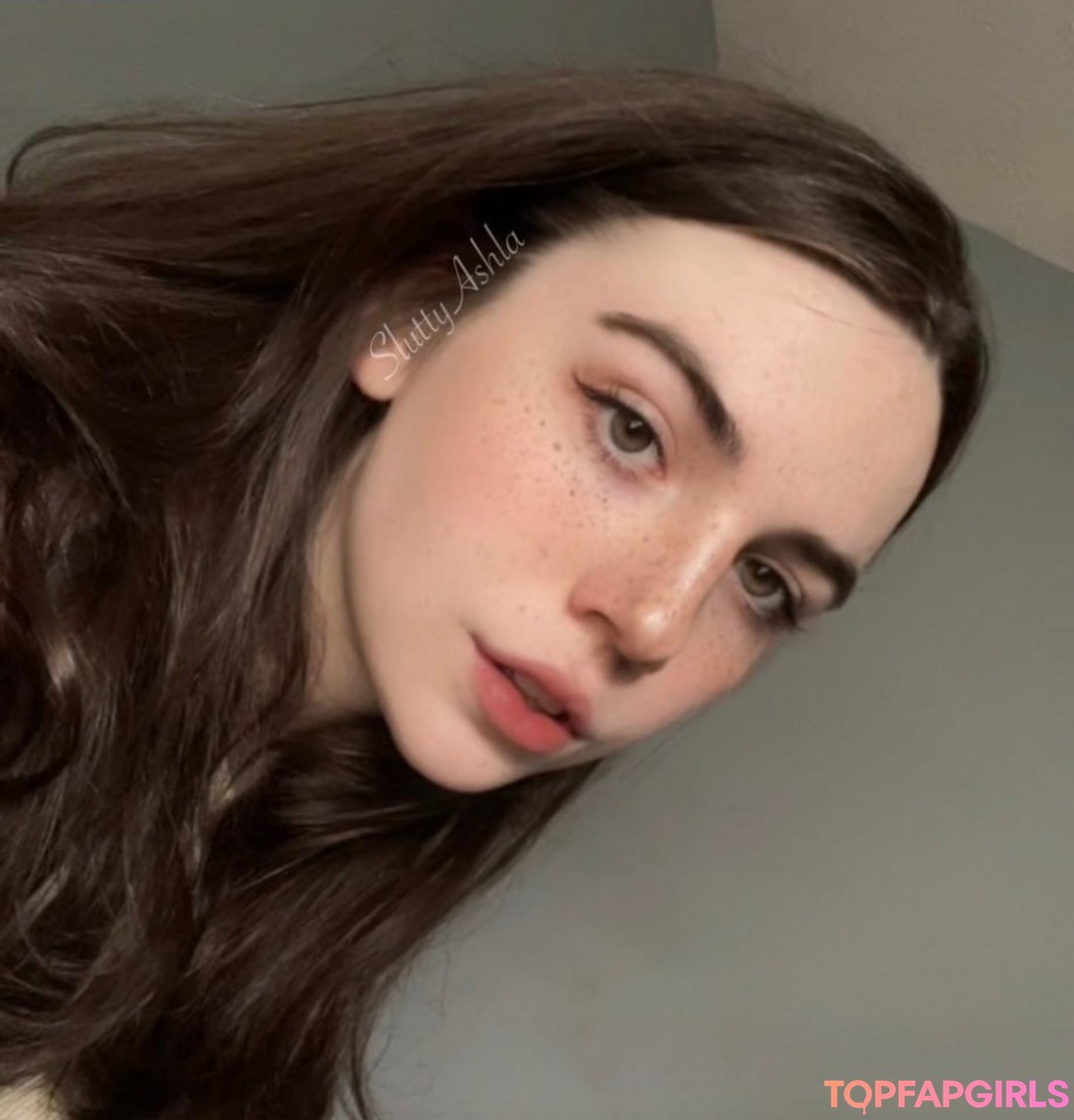 Slutty Ashla high quality model photos