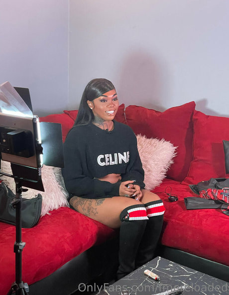 fmereloaded model erotic photo