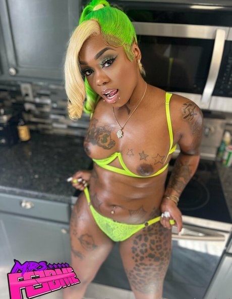 fmereloaded model high quality pic