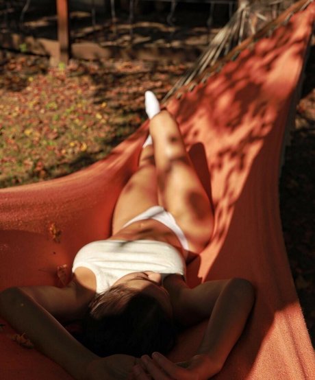 mira nowhere actress gallery