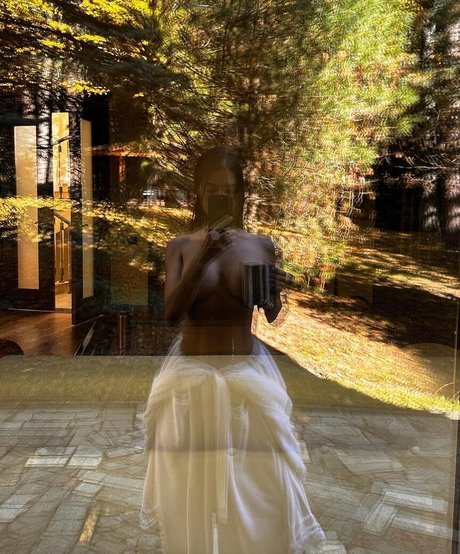 mira nowhere star beautiful pics