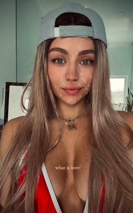 mira nowhere model nude photo