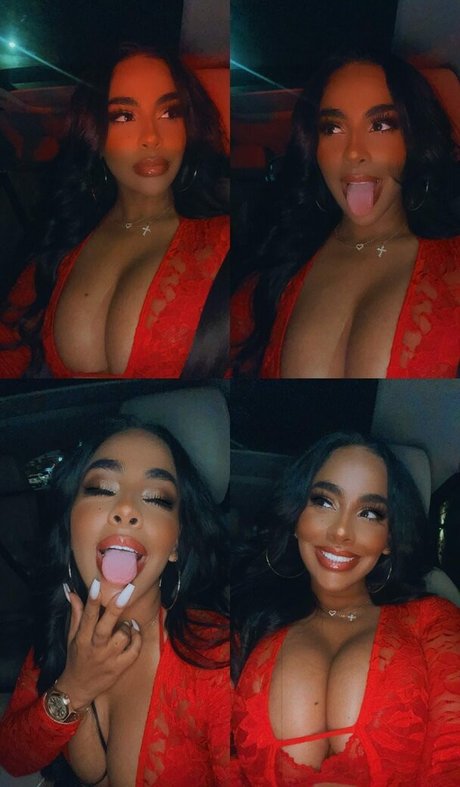 Ayisha Diaz best model gallery