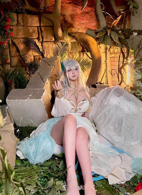 Takomayuyi star hot pictures