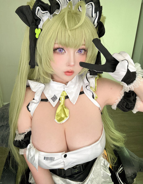 Takomayuyi sexy actress image