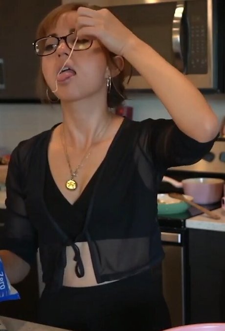 Mayahiga pornstar naked photo