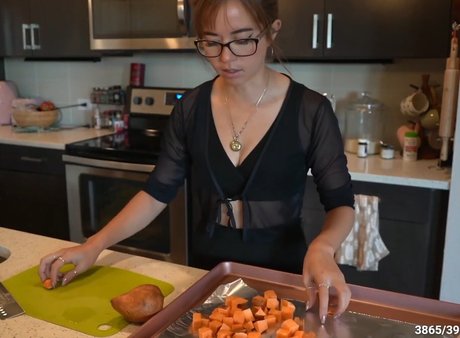 Mayahiga top model image