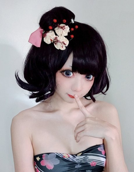 Evil Overlord Gabo hot model pic