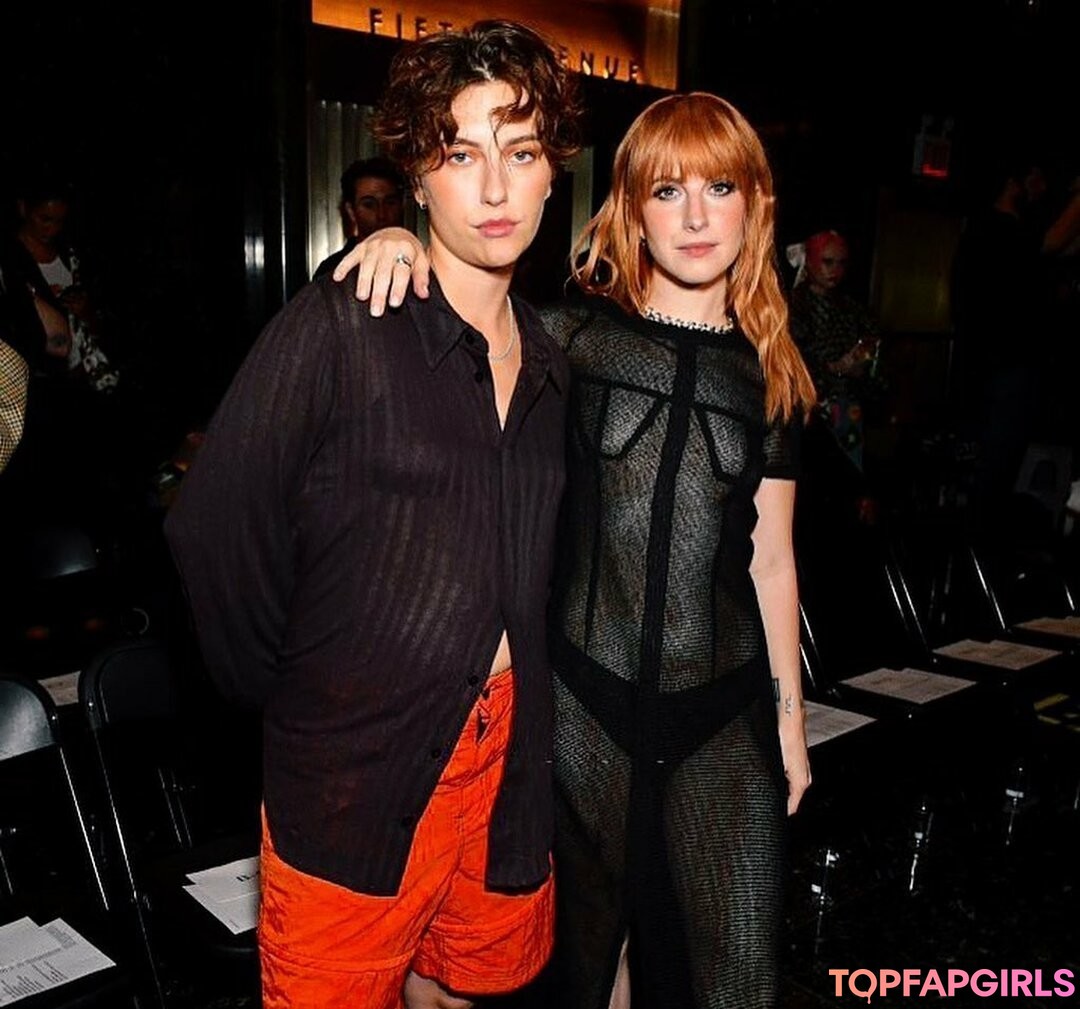 brunette petite onlyfans hot sex image