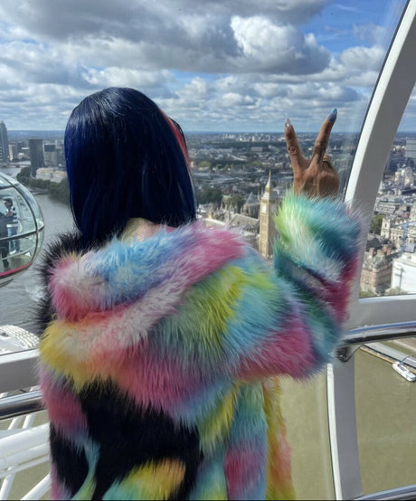 Sasha Banks pretty star pic