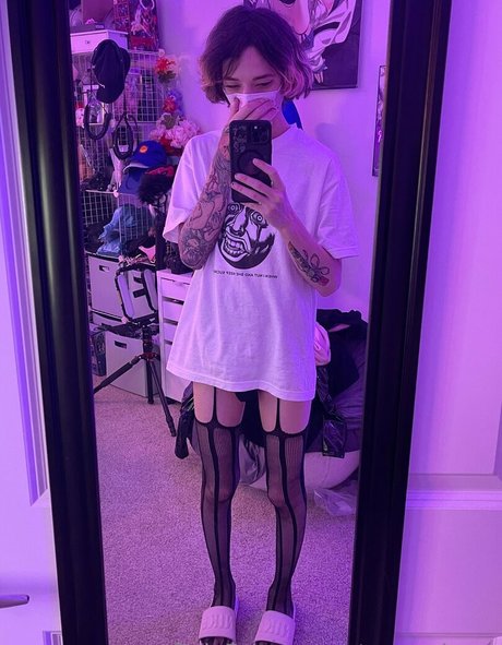 curvy shemale onlyfans free img