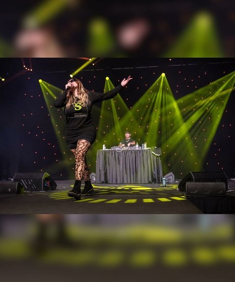 Demondice Karen perfect star picture