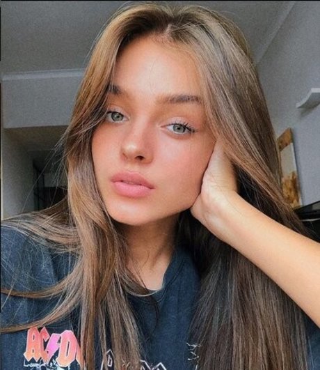 Anna Zak pornstar exclusive picture