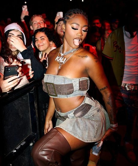 Kaliii naked model galleries