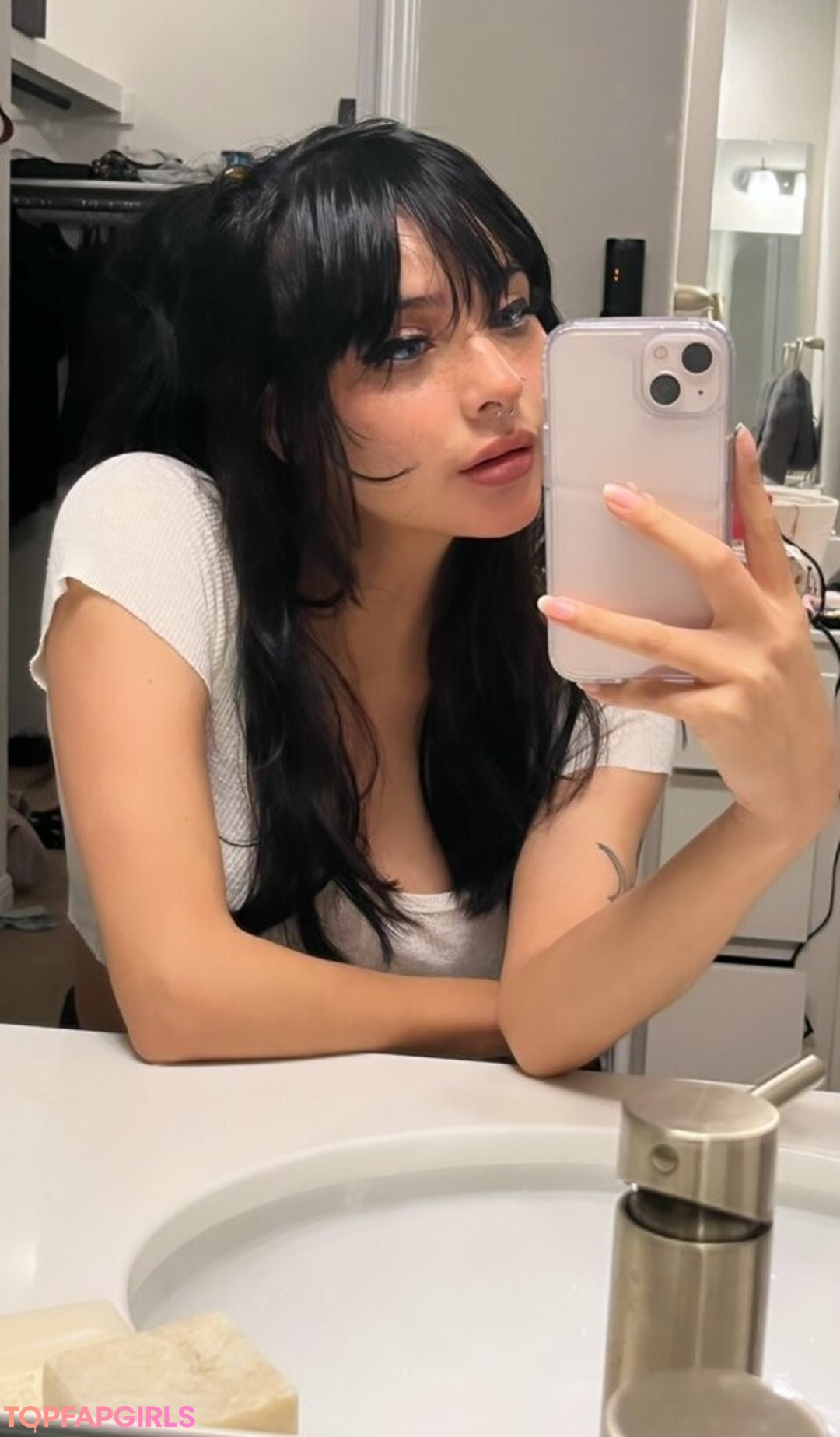 Noodlenom model hot pic