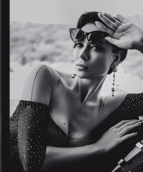 Nastasya Samburskaya nude model img