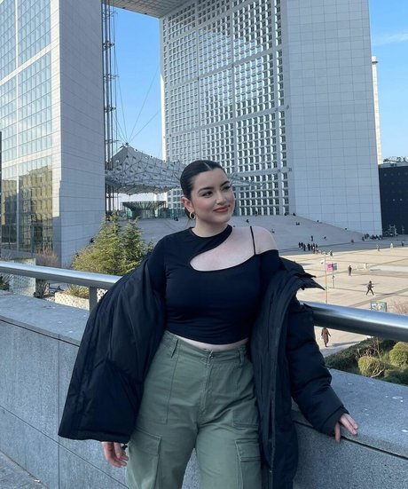 AI Generated Celebrity Nudes beautiful model galleries