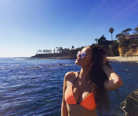 Madison Pettis pretty model gallery