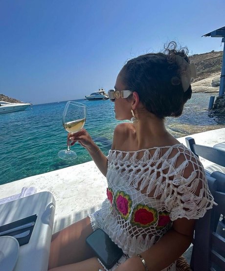 Madison Pettis model top photo