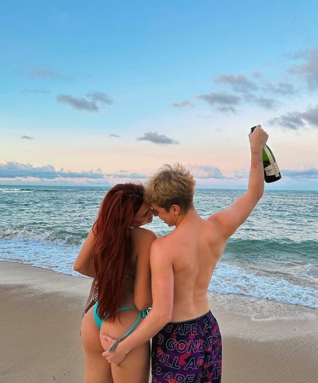 Vivi Wanderley porn model picture