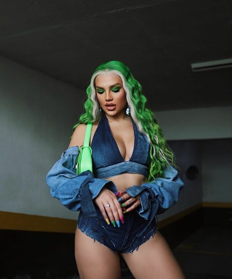 curvy blonde onlyfans sexy nudes photo