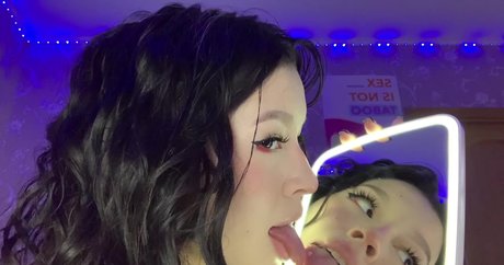 transgender onlyfans naked images