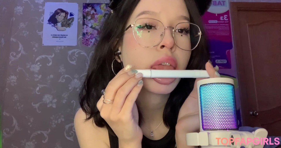 Lezzy Bunny ASMR star art archive
