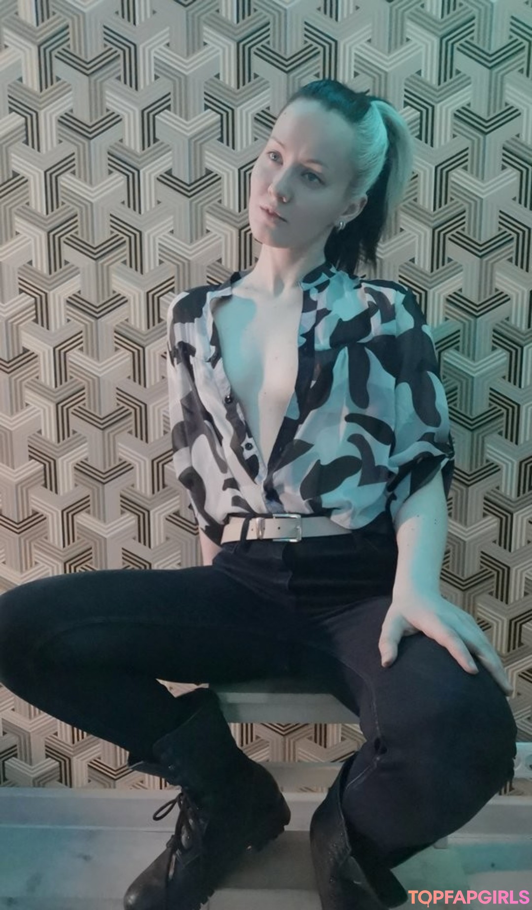 Oniksiya Sofinikum model art img