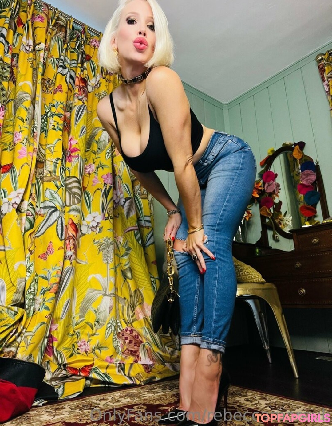 young milf onlyfans beautiful nude photos