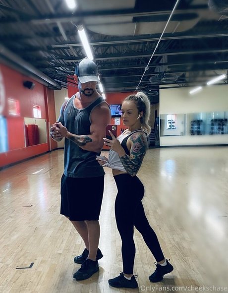 busty onlyfans top img