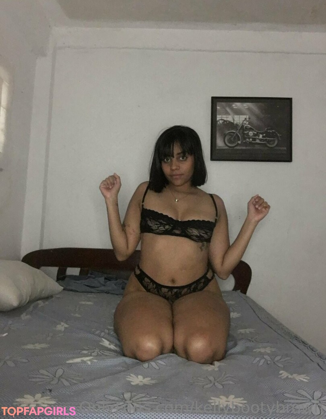 kellybootybrown top profile image