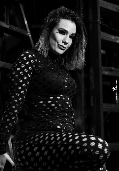 Killer Kelly xxx model picture